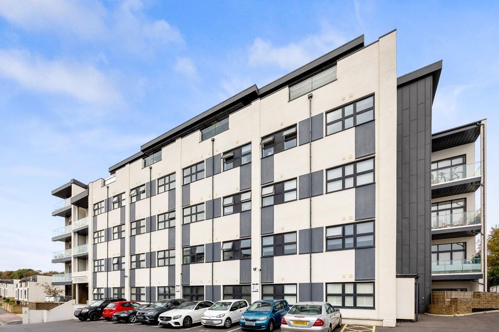 Property photo 1 of 15 School Road_8_The Pinnacle_Flat 13-017 (1).Jpg