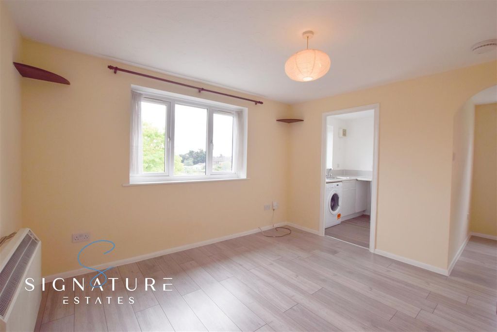 Property photo 2 of 6 Dsc_1059 (1).Jpg