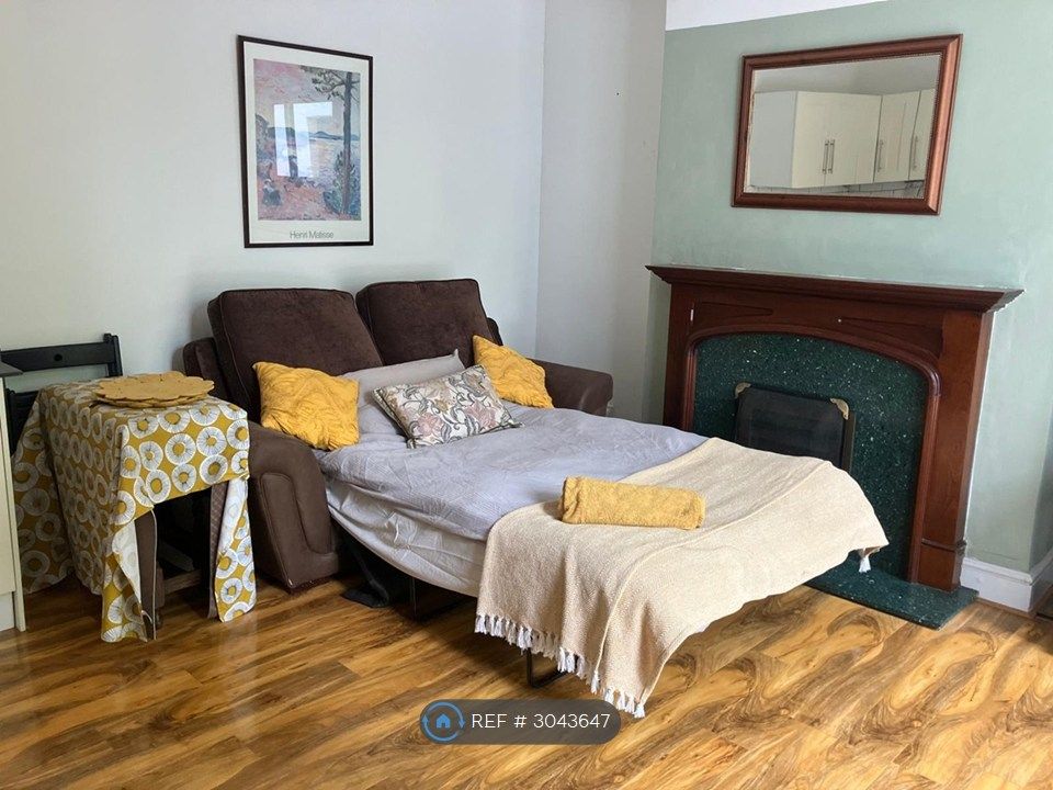 Property photo 2 of 11 Open Plan Living Room With Sofa/Sofa Bed