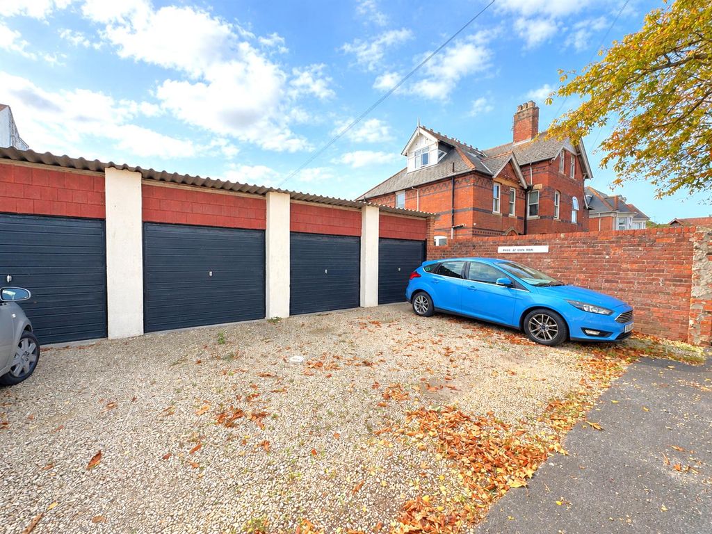 Property photo 2 of 12 2.Png