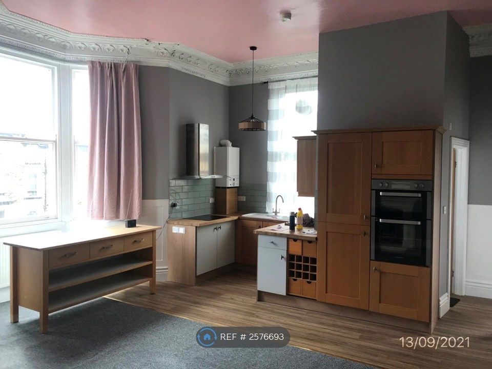 Property photo 1 of 11 Lounge/Kitchen Area