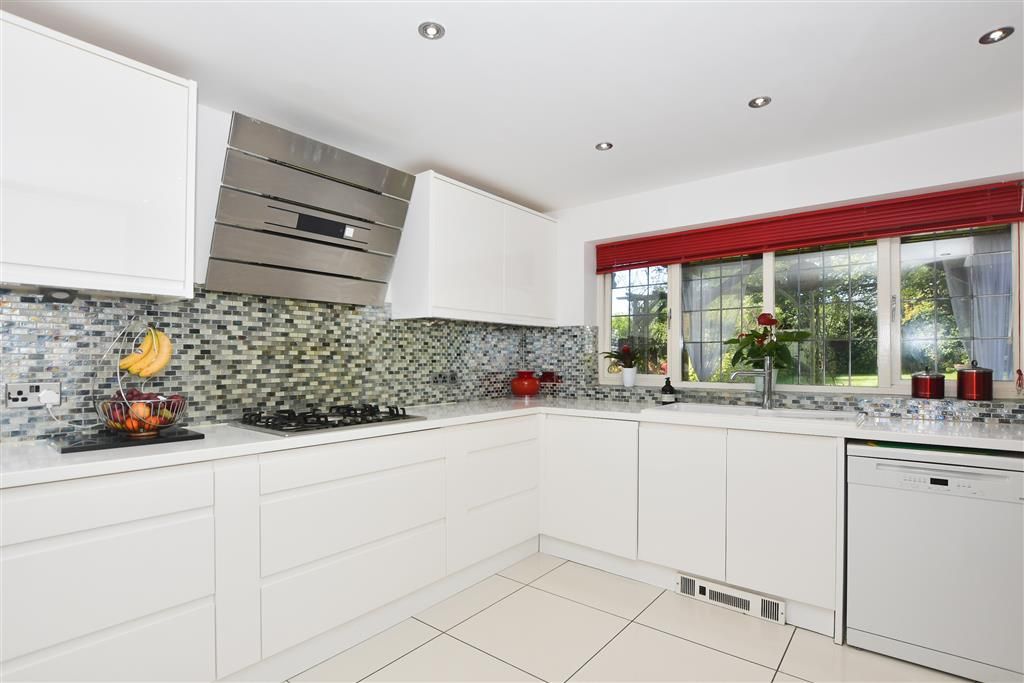 Property photo 2 of 15 Kitchen