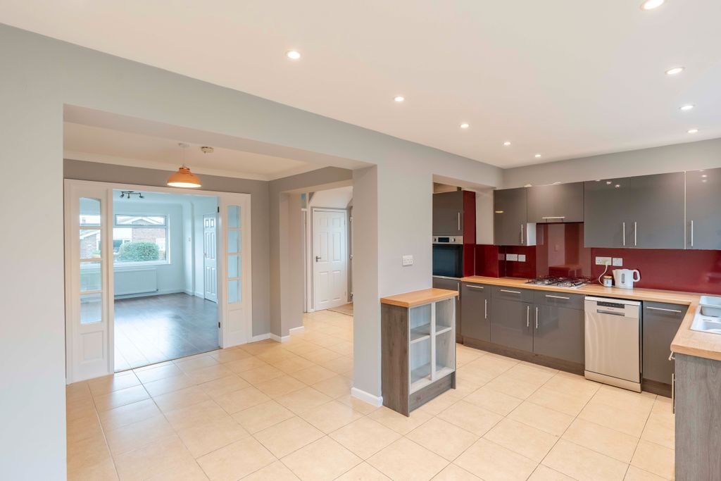 Property photo 3 of 25 Photo 3