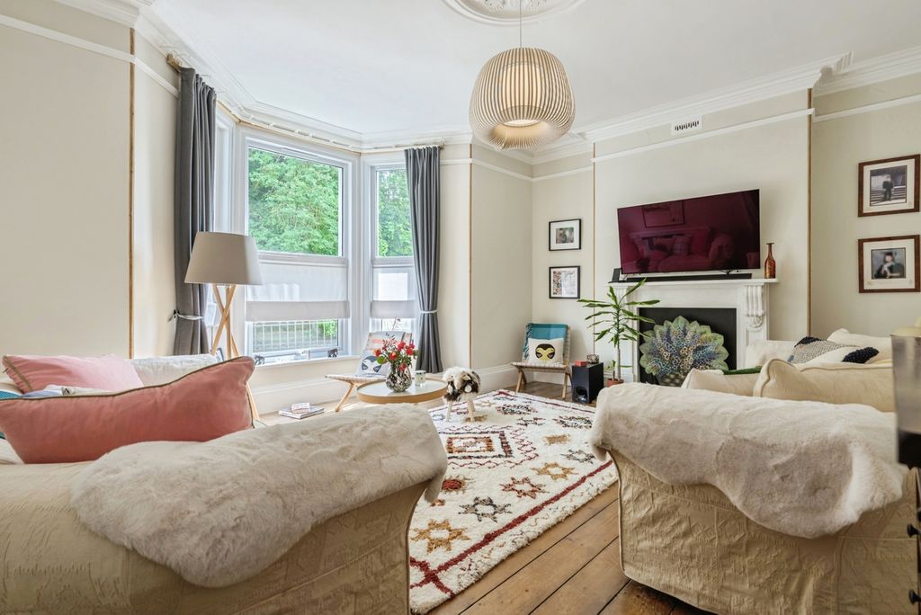 Property photo 3 of 31 Pbox-Img.Jpg
