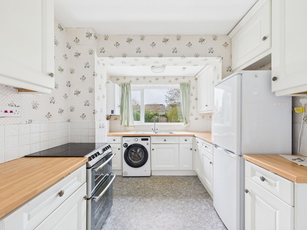 Property photo 3 of 11 Cam01354G0-Pr0627-Still006