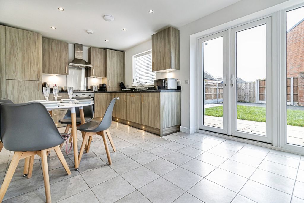 Property photo 2 of 12 Photo