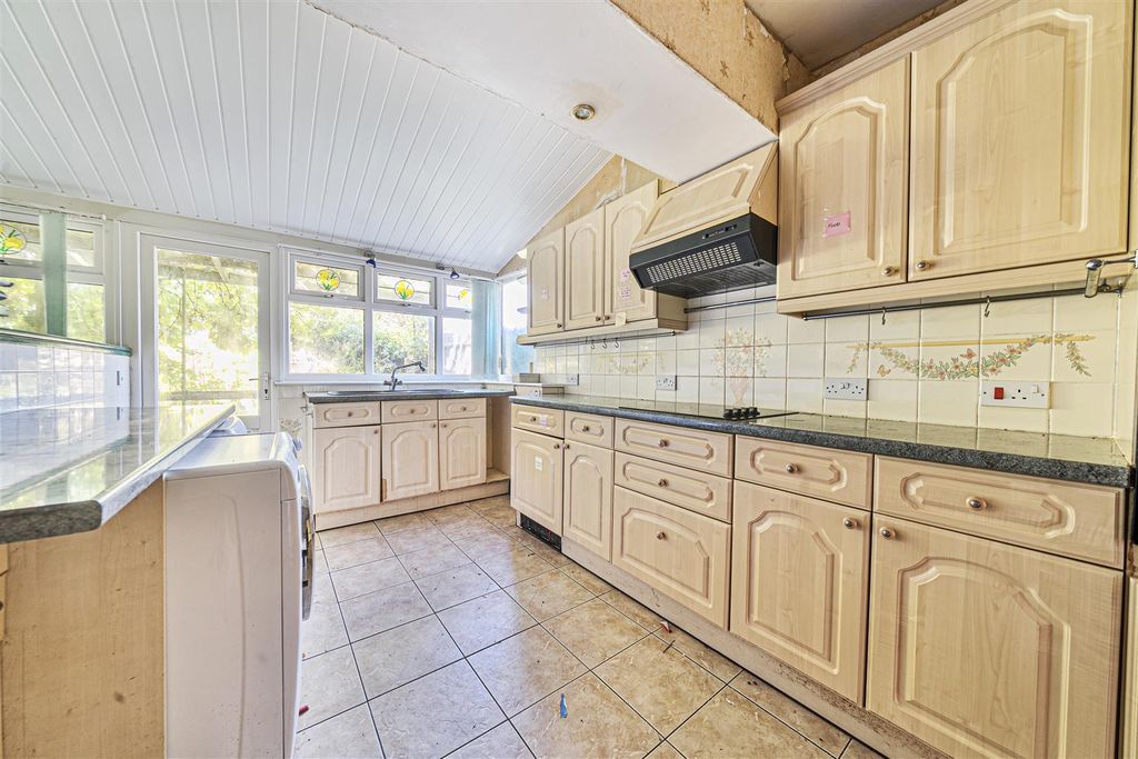 Property photo 2 of 15 Kitchen