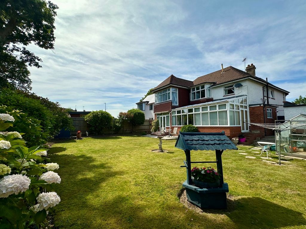 Property photo 1 of 24