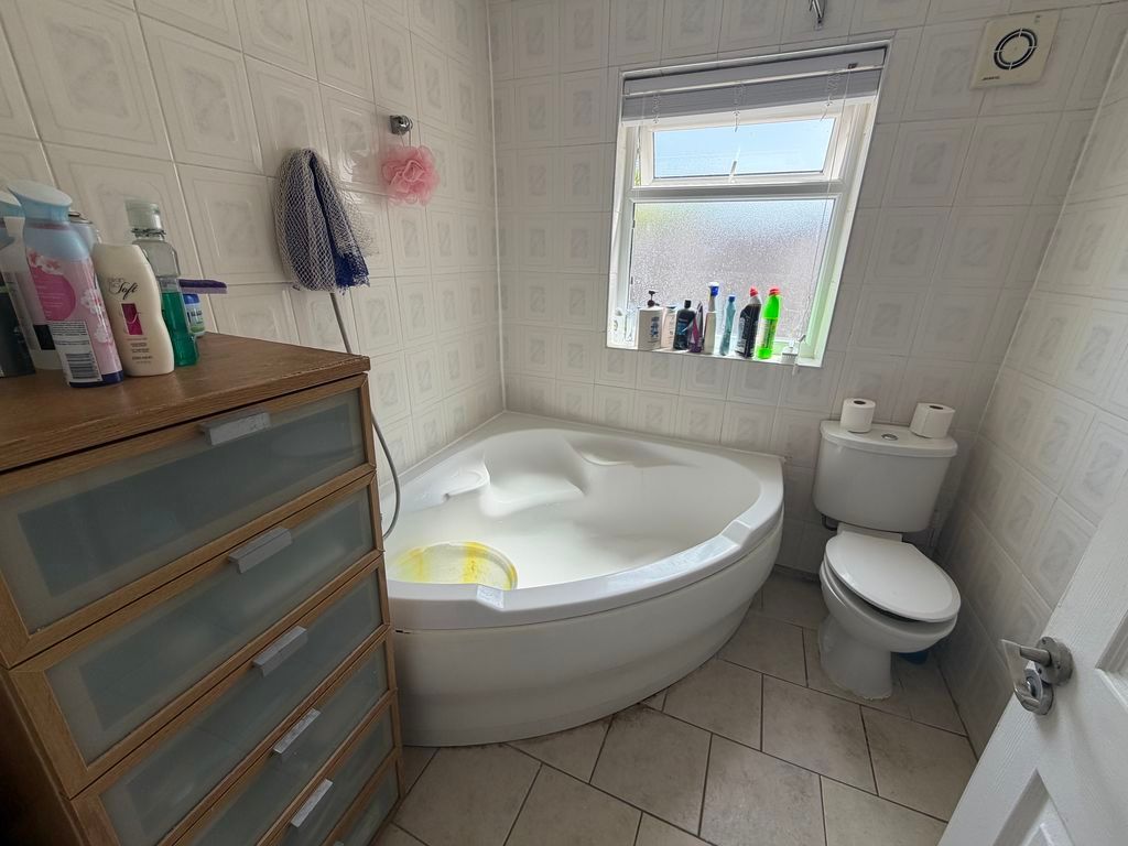 Property photo 2 of 19 Photo 12