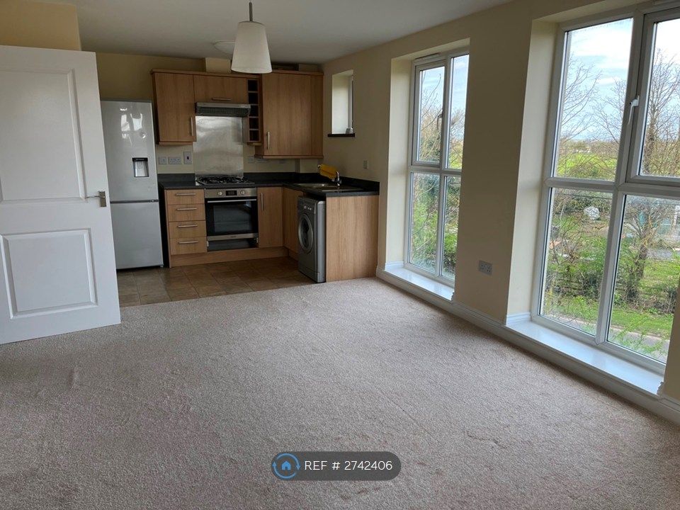 Property photo 1 of 33 Open Plan Sitting Room/Kitchen
