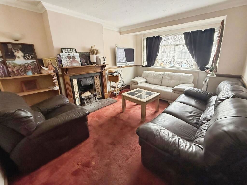 Property photo 2 of 20