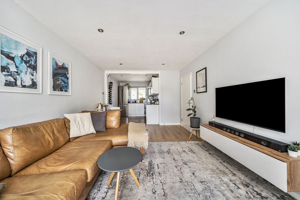 Property photo 1 of 12 1340731-4-689F47F...