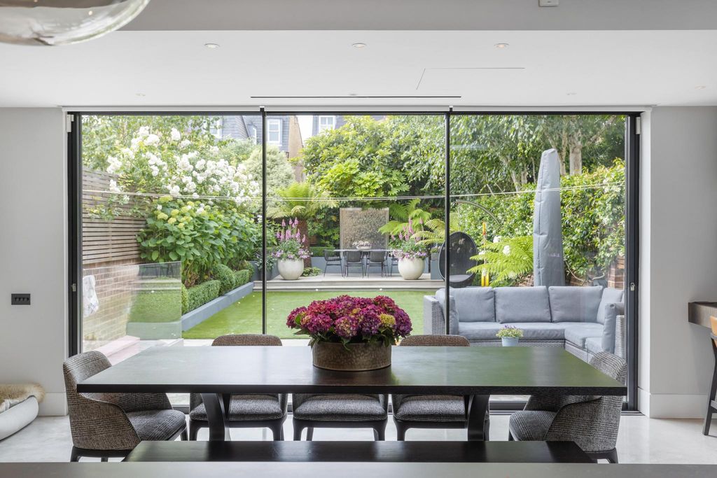 Property photo 1 of 17 Image