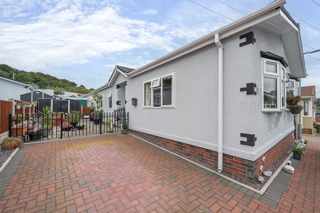 Property photo 1 of 15 Pont Pentre Park Entrance
