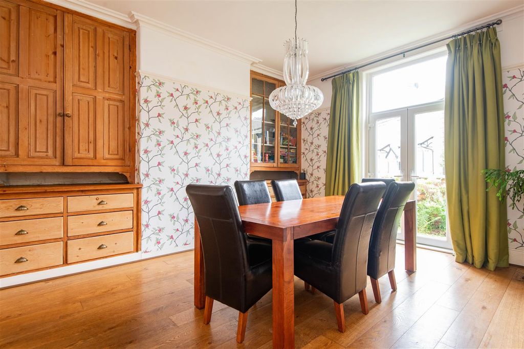 Property photo 3 of 29 Dining Room