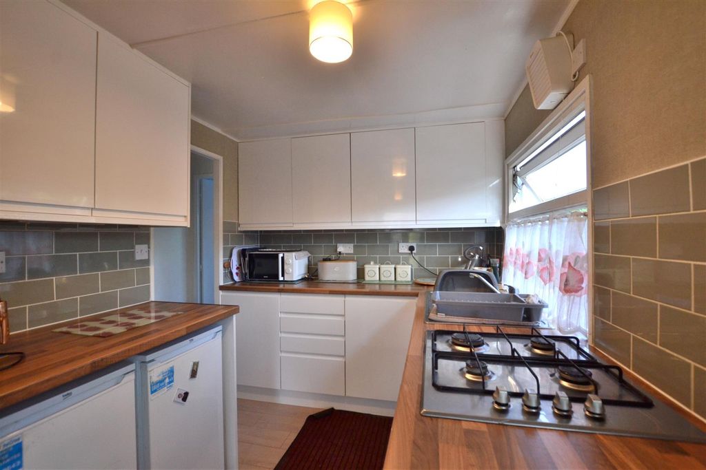 Property photo 3 of 13 Kitchen.Jpg