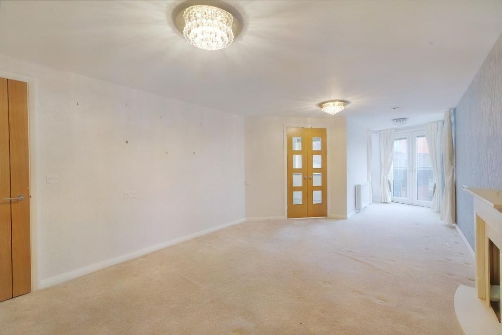 Property photo 1 of 27 8541170-Interior07 (Medium).Jpg