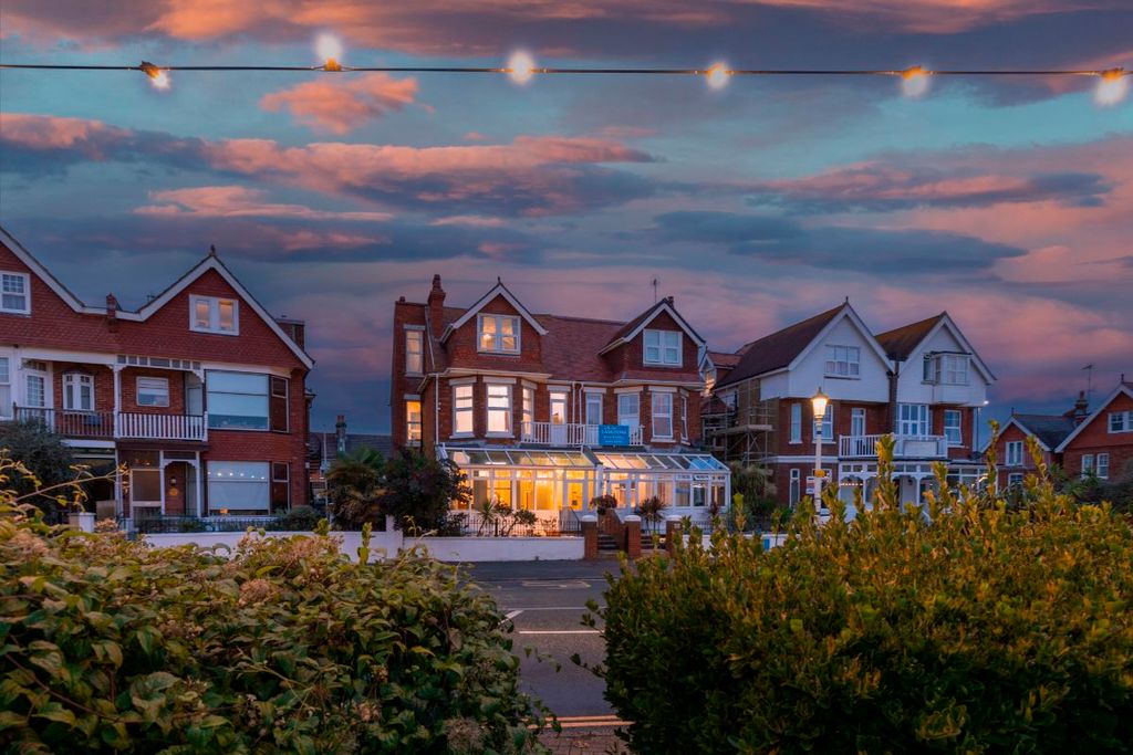 Property photo 1 of 25