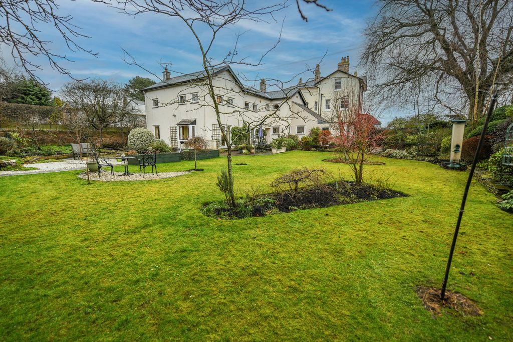 Property photo 1 of 28 Front External