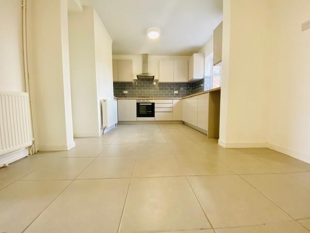 Property photo 2 of 16 Kitchen