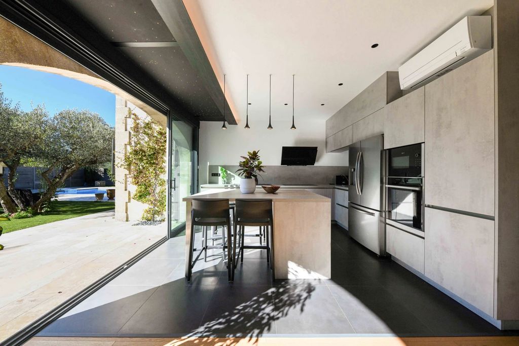 Property photo 3 of 25