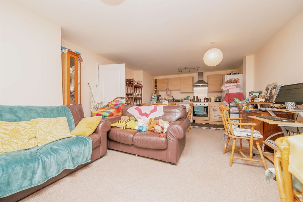 Property photo 3 of 12