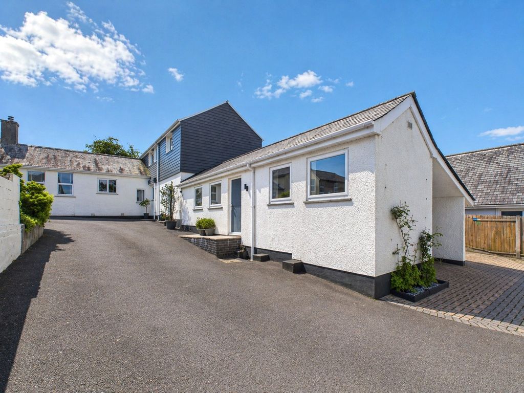 Property photo 2 of 24 Picture No. 28