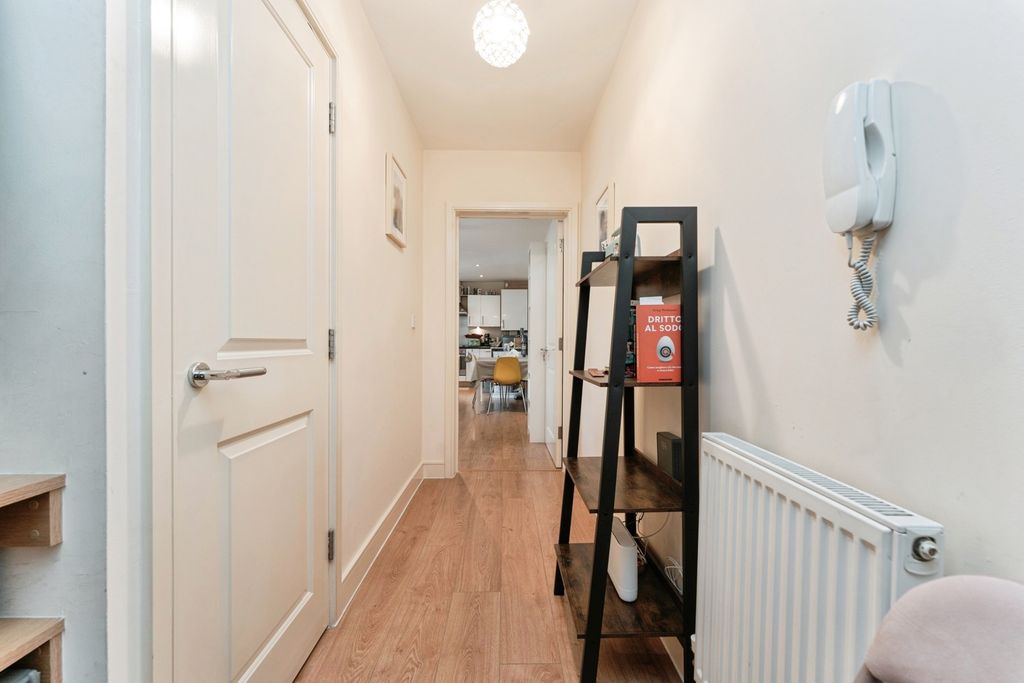 Property photo 2 of 12 Pbox-Img.Jpg