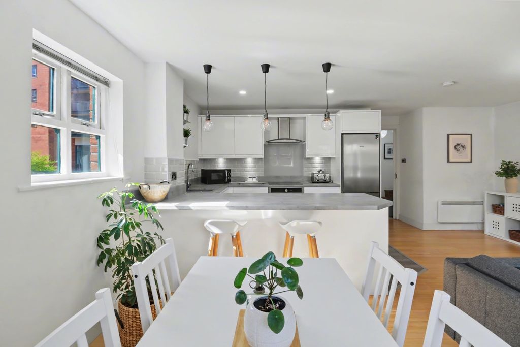 Property photo 1 of 16 Img_4002
