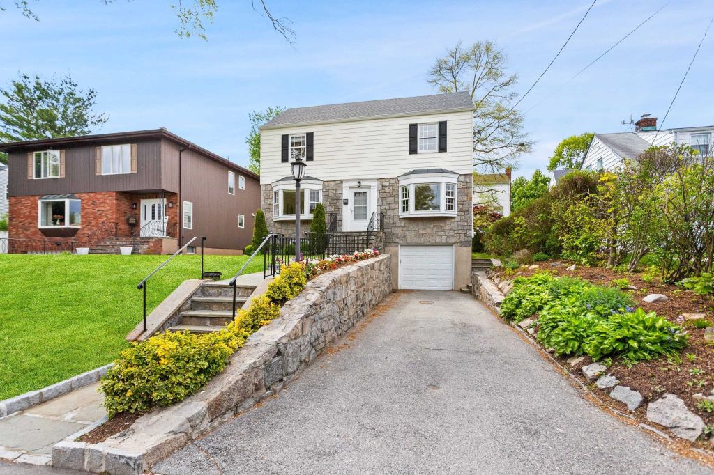 Property photo 1 of 31
