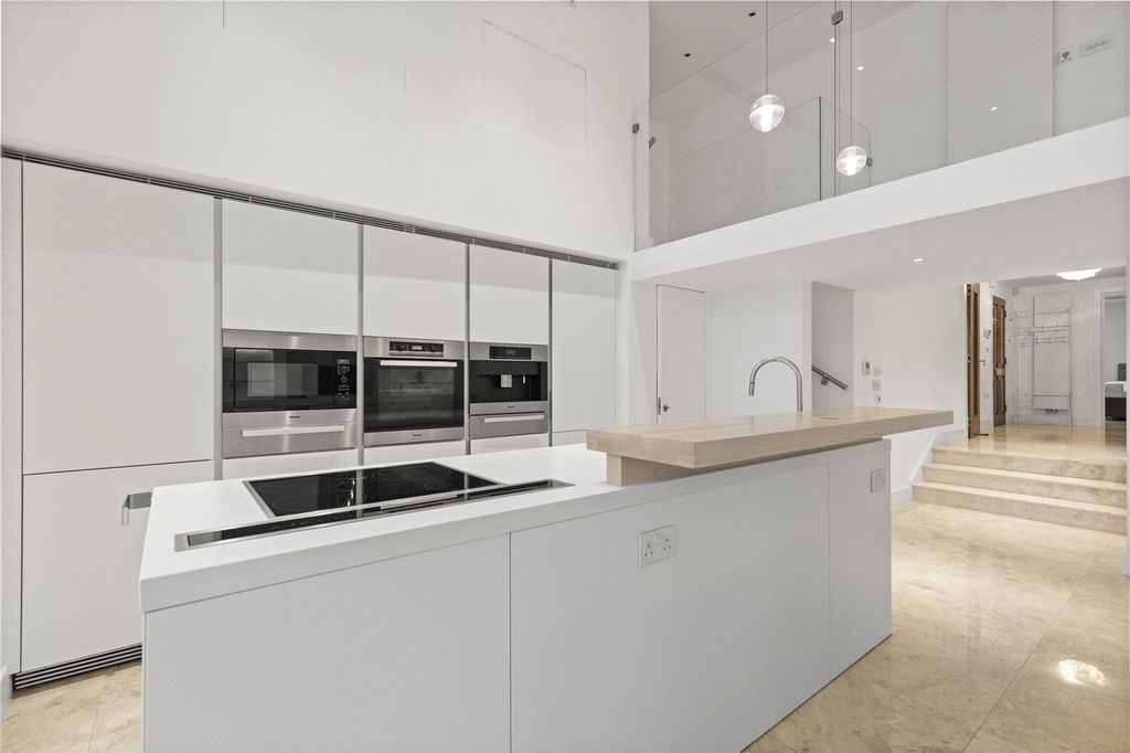 Property photo 3 of 27 Picture No. 16