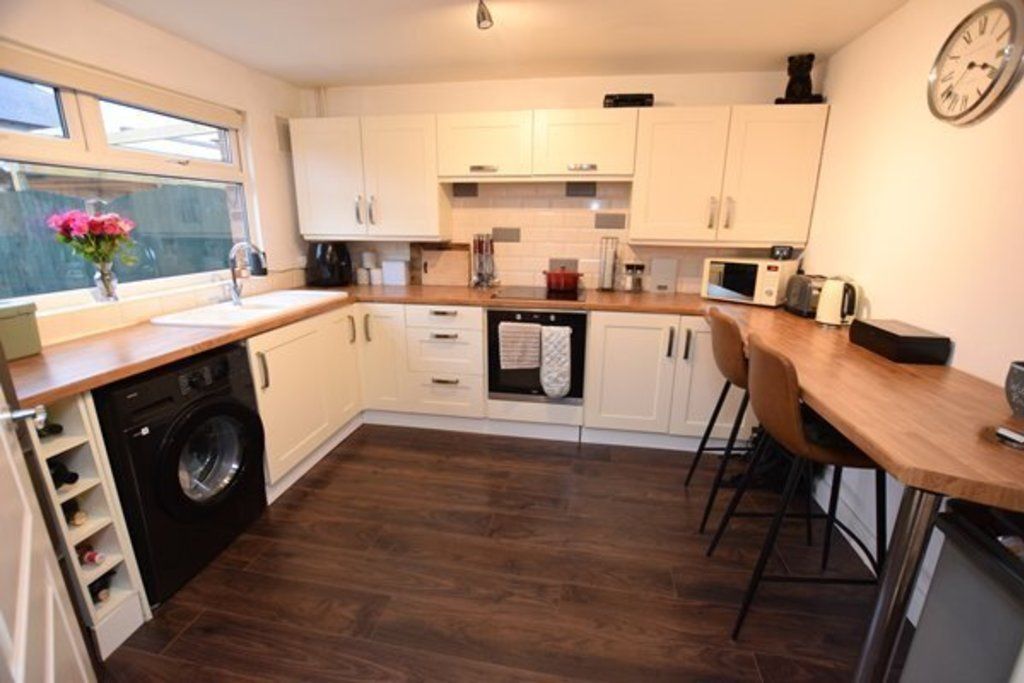 Property photo 3 of 15 Breakfast/Kitchen