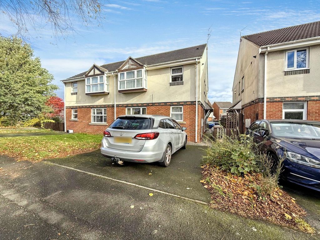 Property photo 2 of 8