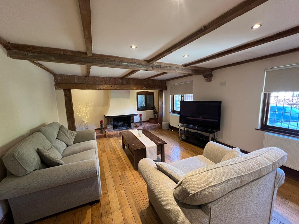 Property photo 2 of 13 Image