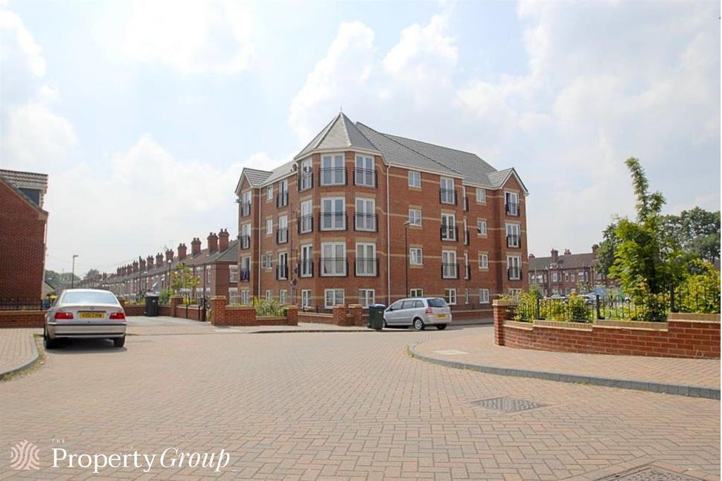 Property photo 1 of 12 79 Signet Square (3).Png