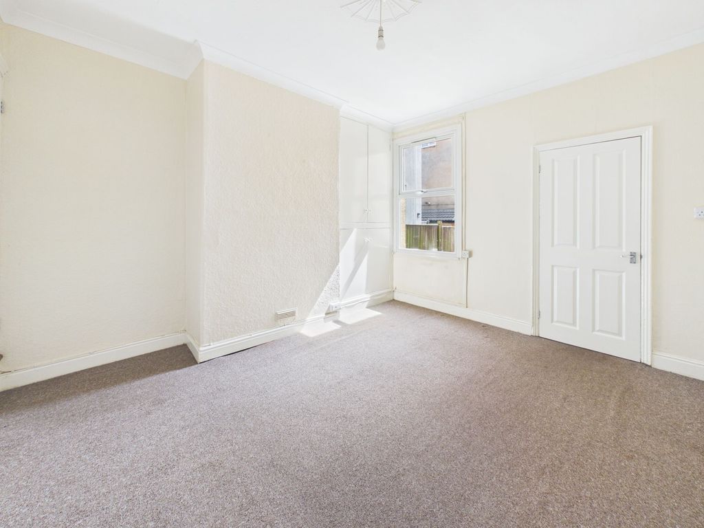 Property photo 3 of 8 Dining Room