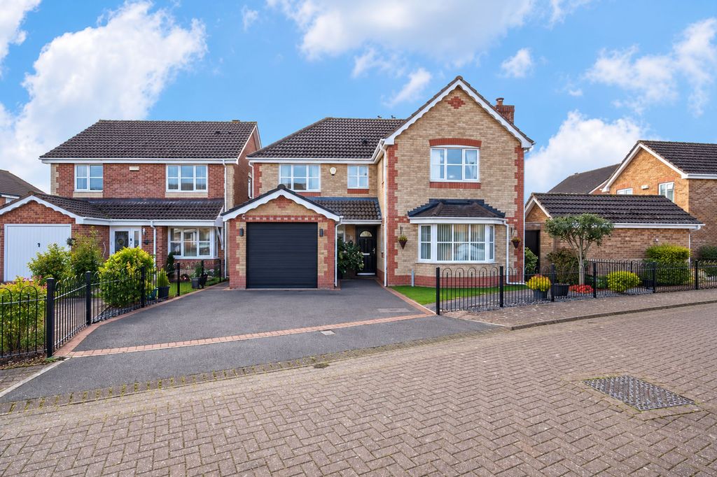 Property photo 1 of 37