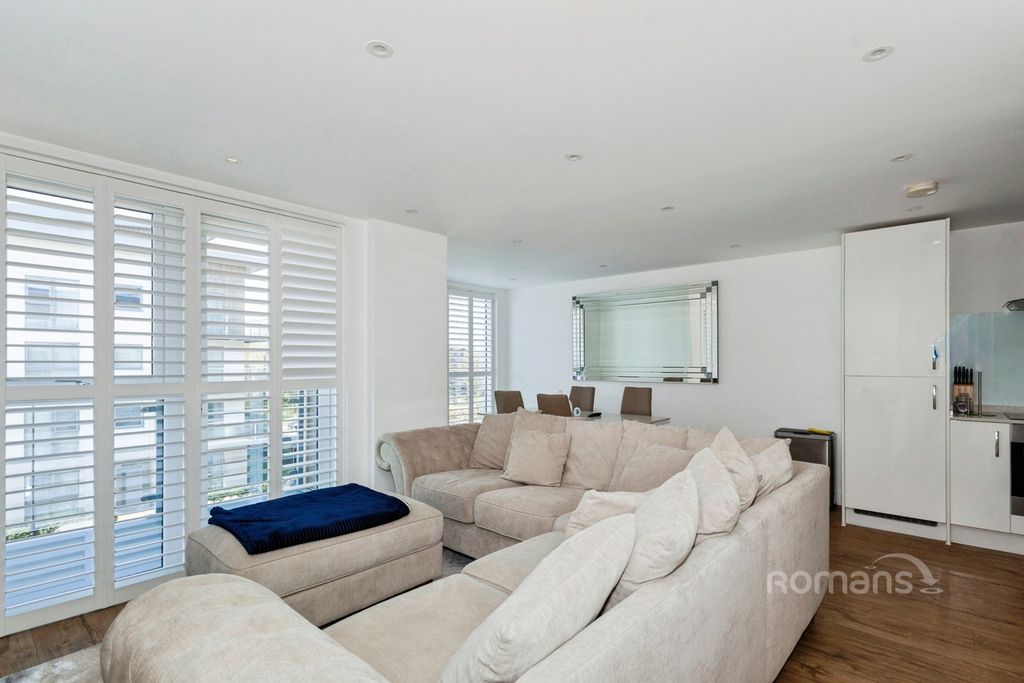 Property photo 1 of 23 Pbox-Img.Jpg