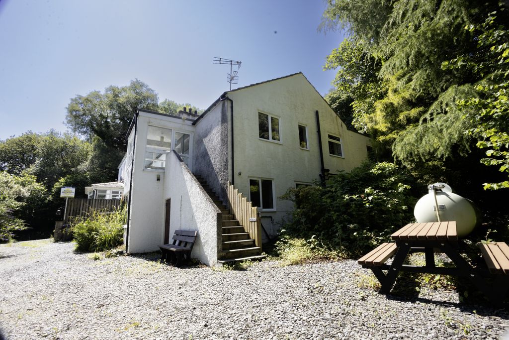 Property photo 2 of 18