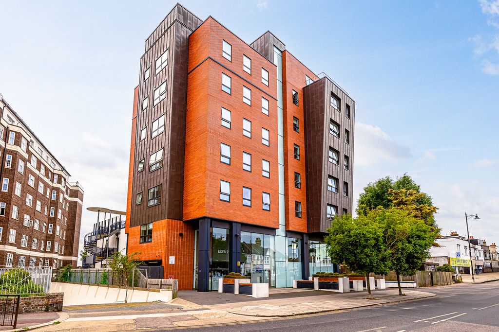 Property photo 1 of 36