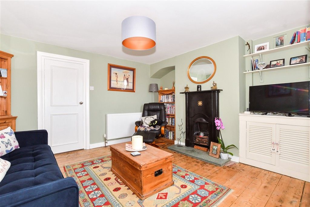 Property photo 2 of 9 Lounge