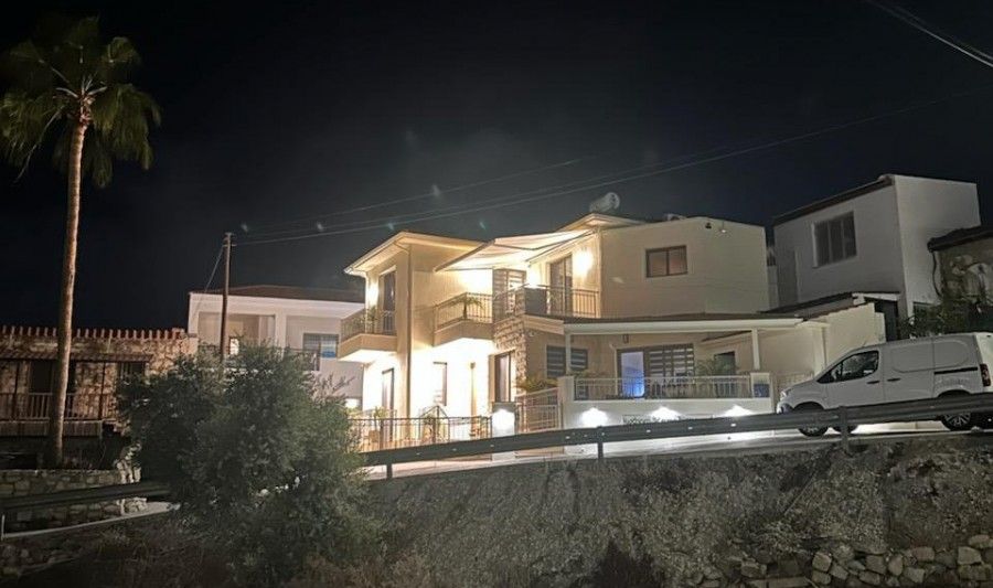 Property photo 2 of 22