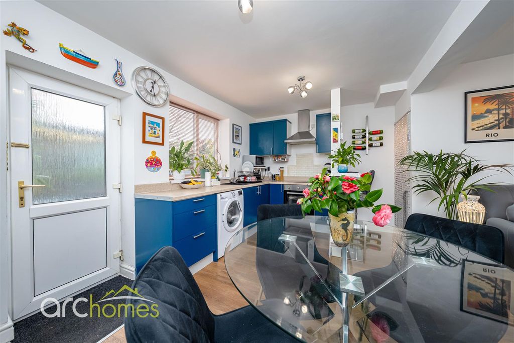 Property photo 3 of 26 Carbank-10.Jpg