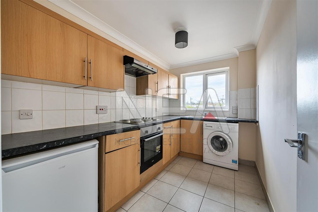 Property photo 2 of 13 Kitchen