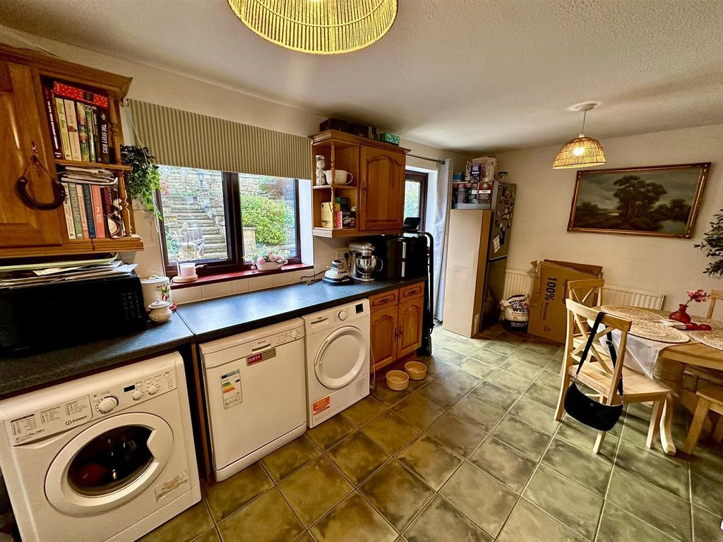 Property photo 3 of 16 Kitchen Diner