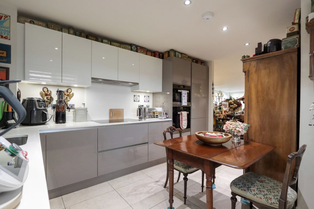 Property photo 3 of 23 Picture No. 26