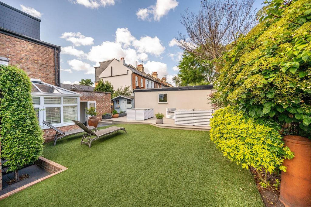 Property photo 1 of 24
