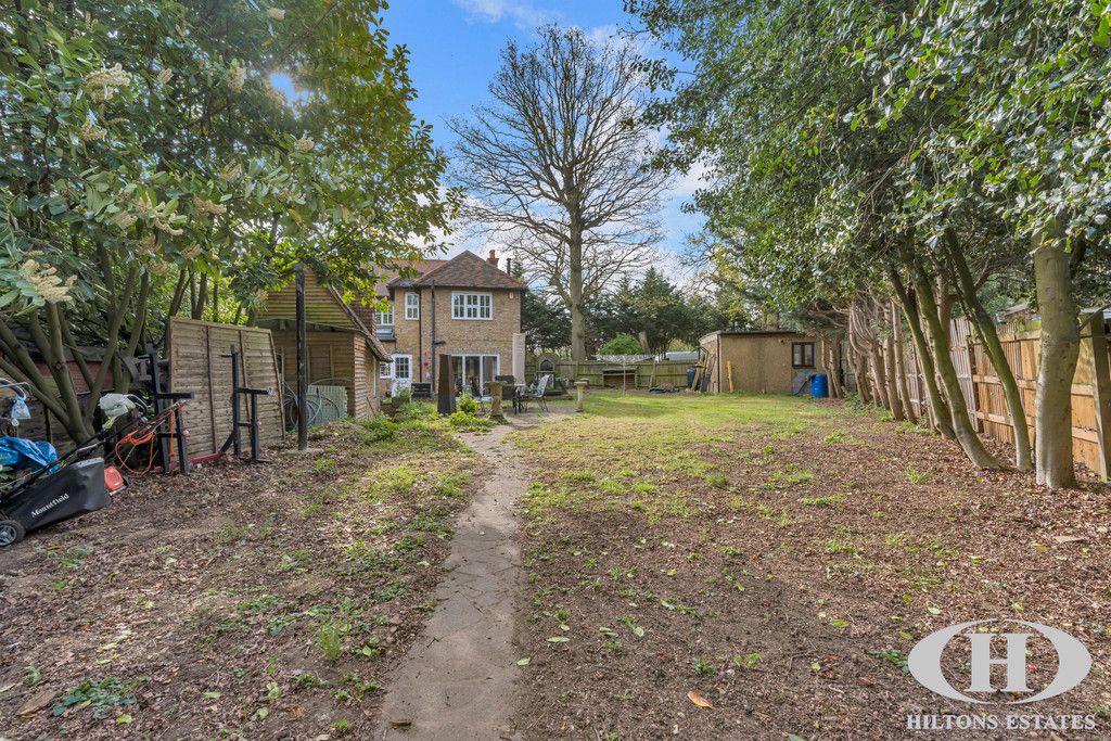 Property photo 2 of 27