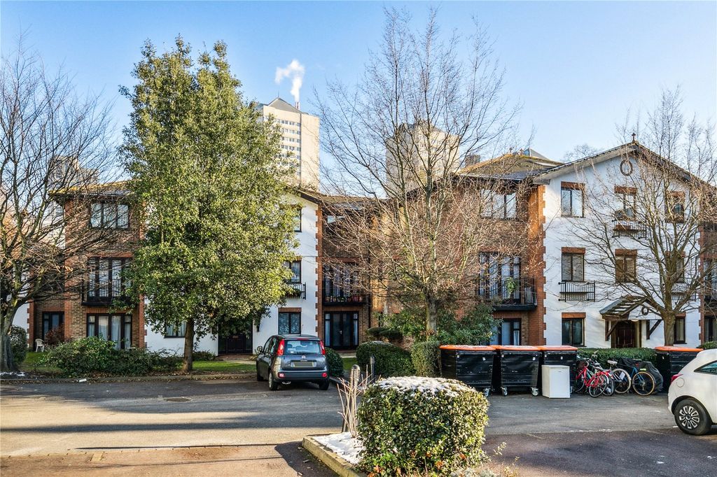 Property photo 2 of 7 External