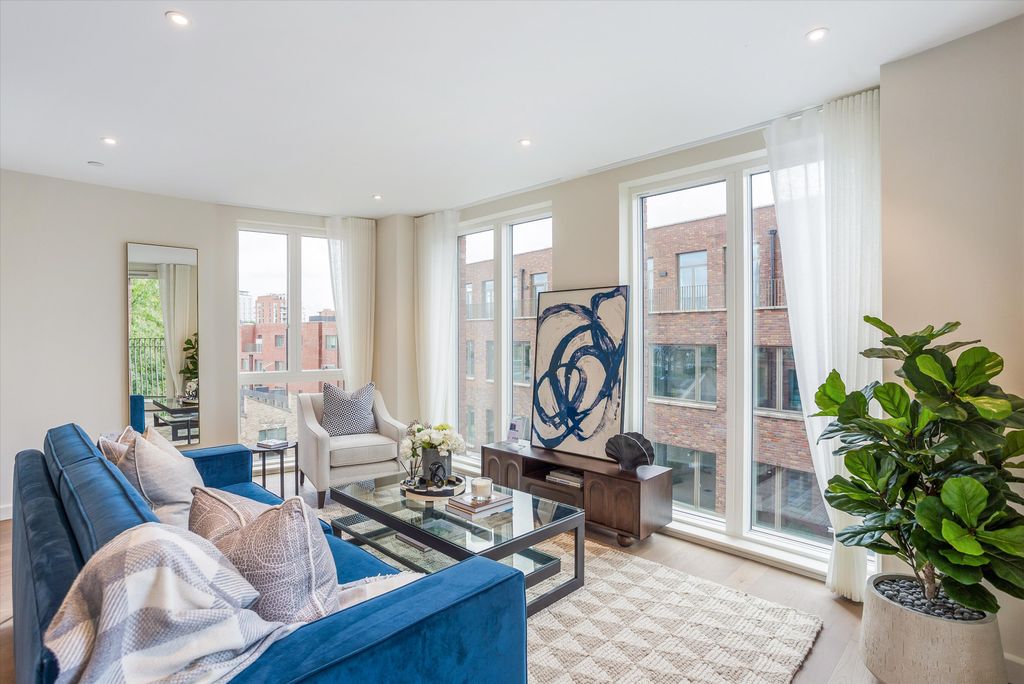 Property photo 3 of 12 Image